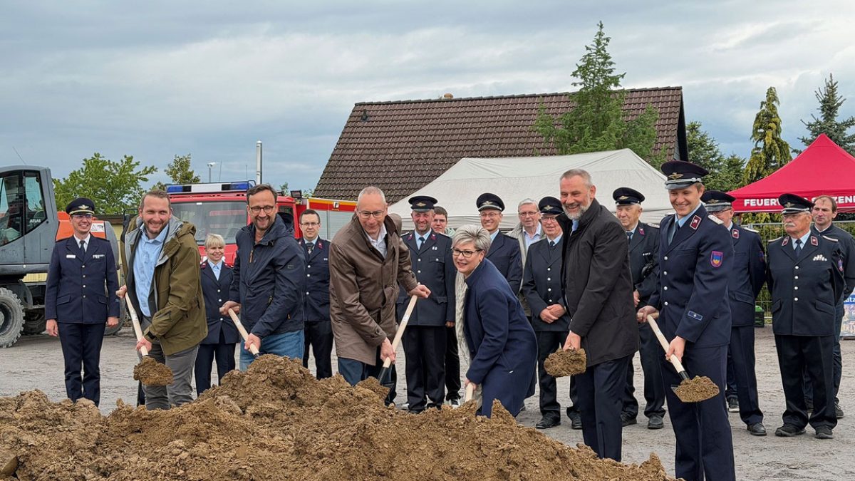 Spatenstich-FW-Gerätehaus_Salzenforst_komp