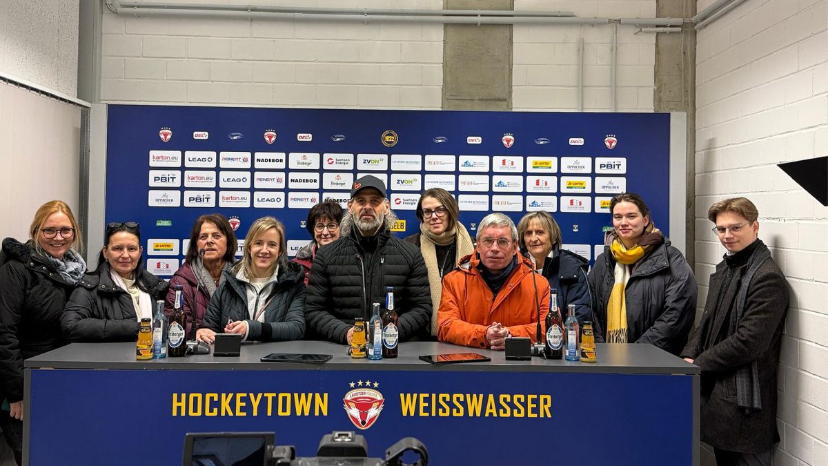 büroausflug_eishockey_komp